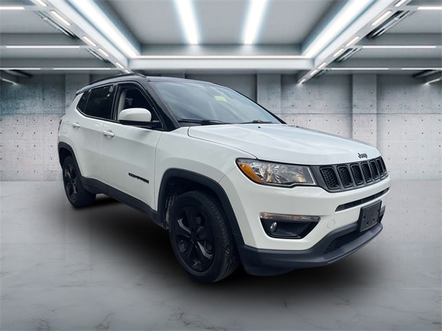 Used 2018 Jeep Compass Altitude with VIN 3C4NJDBB3JT313525 for sale in Patchogue, NY