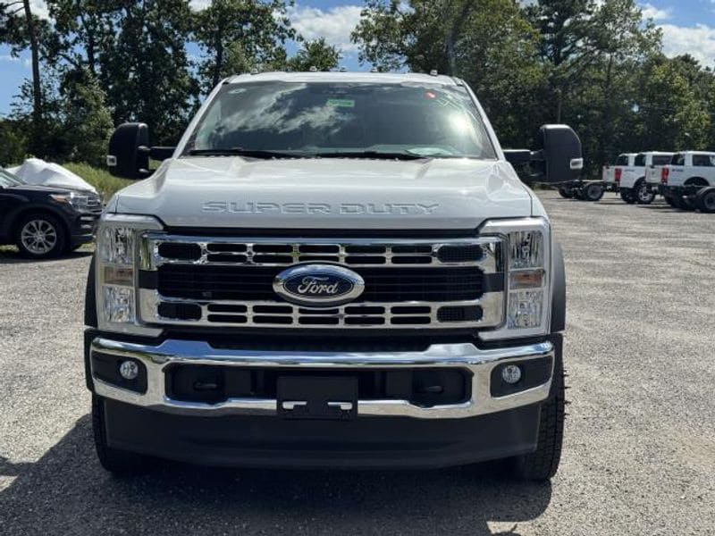 2026 Ford F-550 XL photo 3