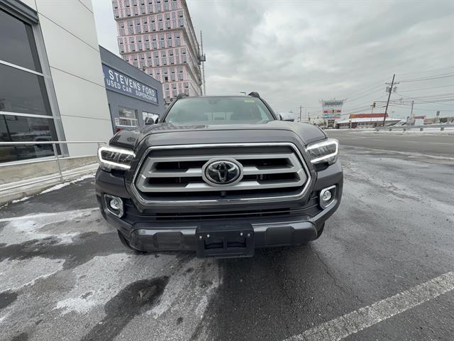 2022 Toyota Tacoma Limited's photo