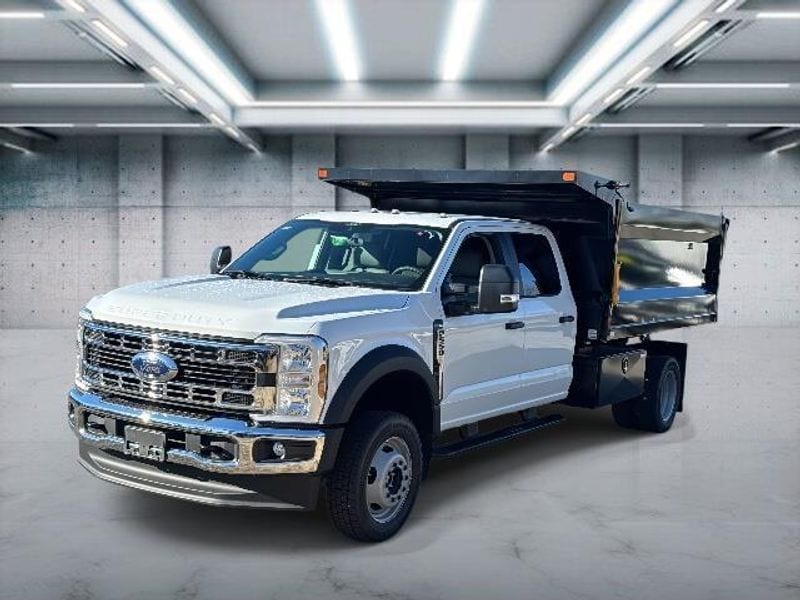 2026 Ford F-550 Super Duty Chassis Cab XL's photo