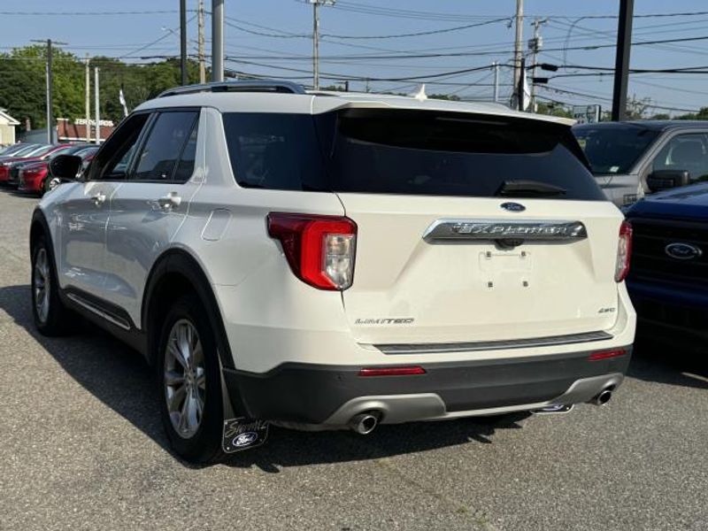 2022 Ford Explorer Limited photo 3