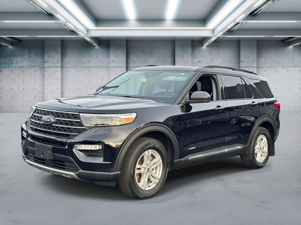 2022 Ford Explorer XLT's photo