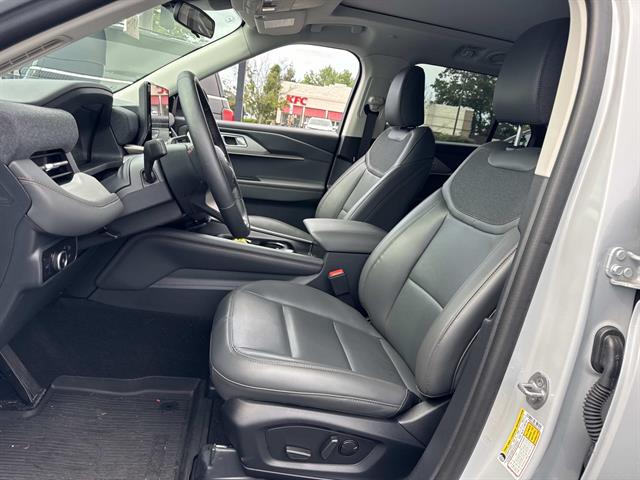 2025 Ford Explorer Active - Photo 8