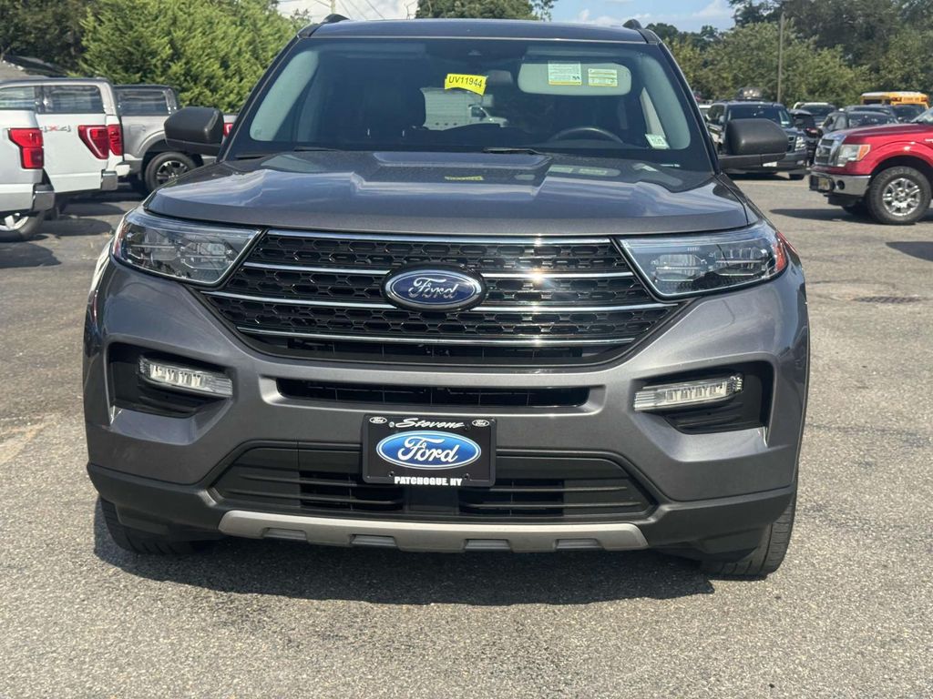 2022 Ford Explorer XLT photo 3