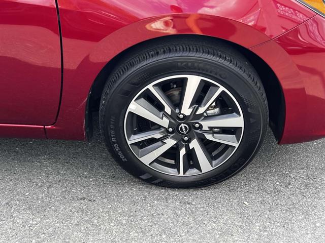 2025 Nissan Versa SV photo 4