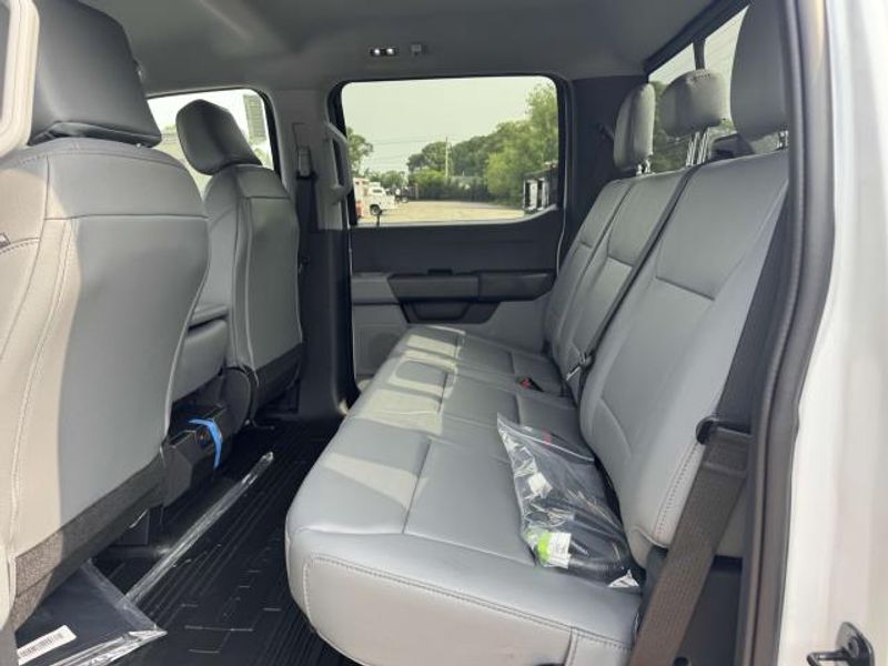 2025 Ford F-550 XL photo 4