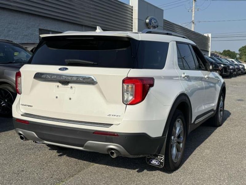 2022 Ford Explorer Limited photo 4
