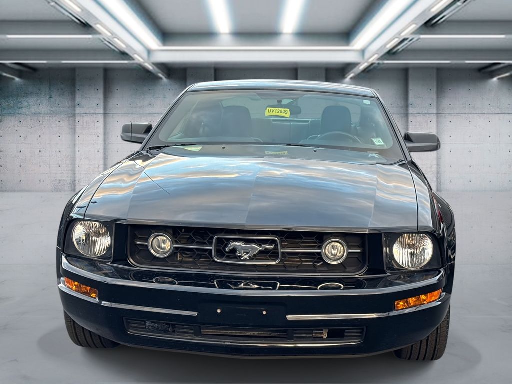 2007 Ford Mustang Premium photo 2