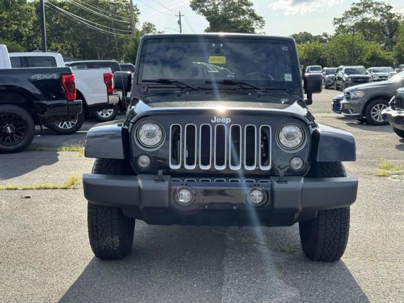 2017 Jeep Wrangler Unlimited Sahara photo 4