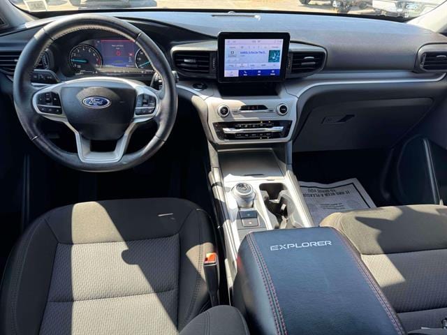 2022 Ford Explorer XLT - Photo 8