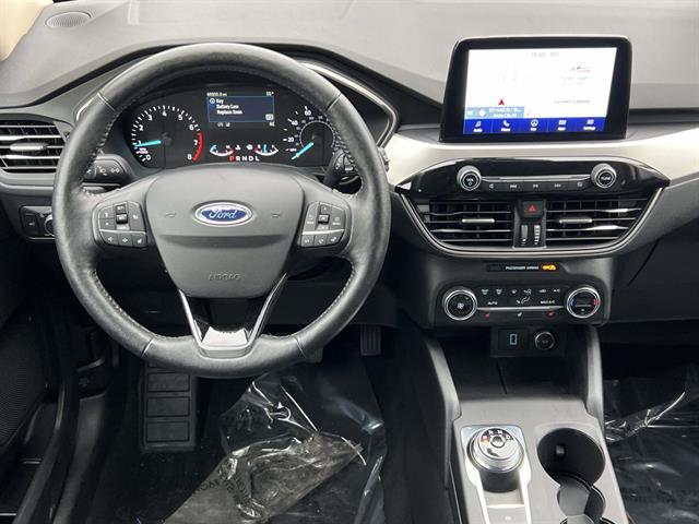 2020 Ford Escape SEL photo 4