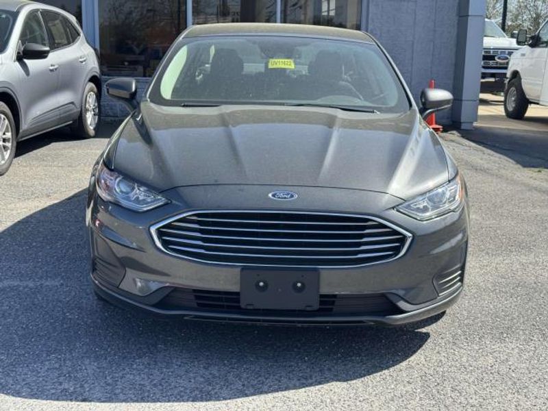 2019 Ford Fusion SE Hybrid photo 4