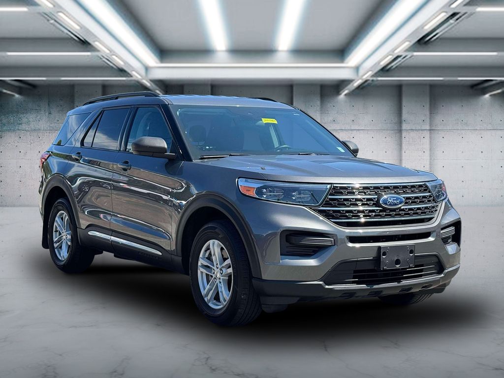 2022 Ford Explorer XLT photo 2