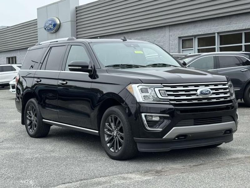Used 2021 Ford Expedition Limited with VIN 1FMJU2AT9MEA69643 for sale in Patchogue, NY