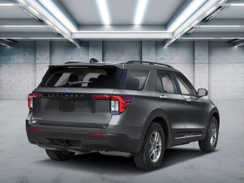 2026 Ford Explorer photo 2