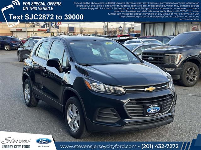 2019 Chevrolet Trax LS's photo