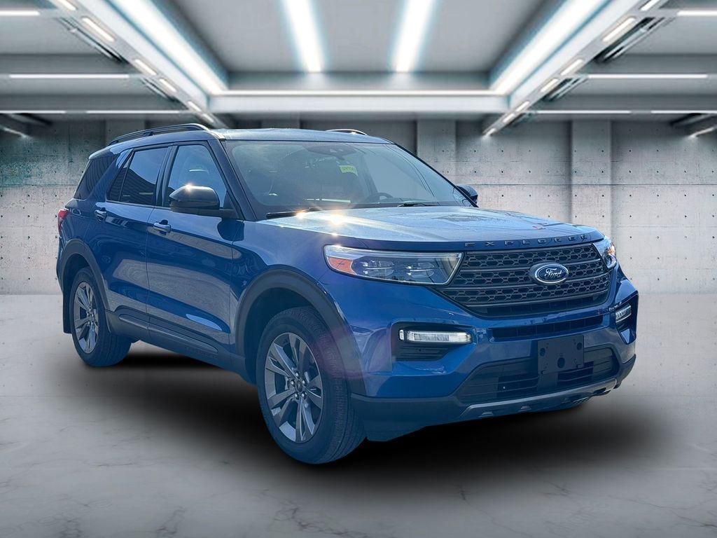 Used 2022 Ford Explorer XLT with VIN 1FMSK8DH1NGA81117 for sale in Patchogue, NY