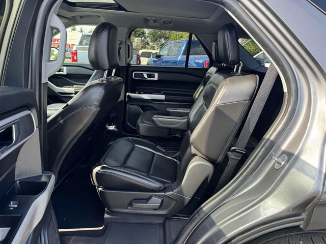 2022 Ford Explorer XLT - Photo 9