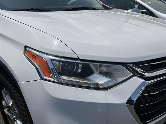 2020 Chevrolet Traverse Cloth photo 2