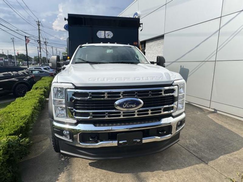 2025 Ford F-600 photo 3