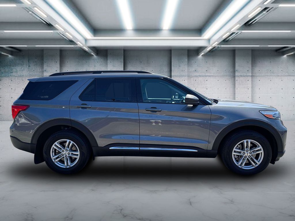 2022 Ford Explorer XLT photo 4