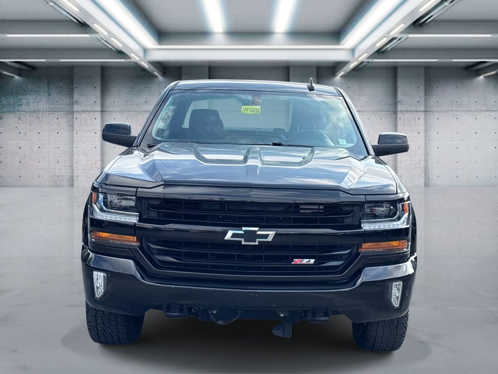 2018 Chevrolet Silverado 1500 LT photo 2