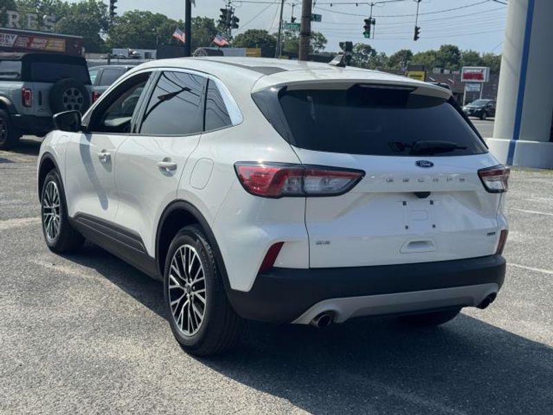 2022 Ford Escape SE Plug-In Hybrid photo 4