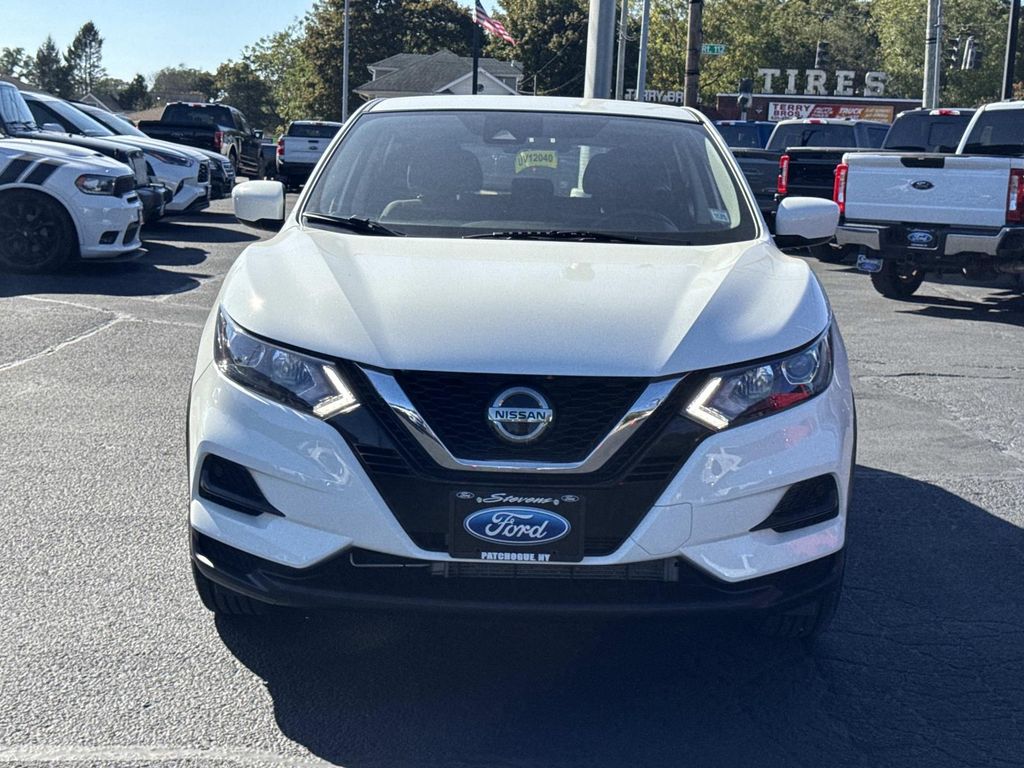 2022 Nissan Rogue Sport S photo 2