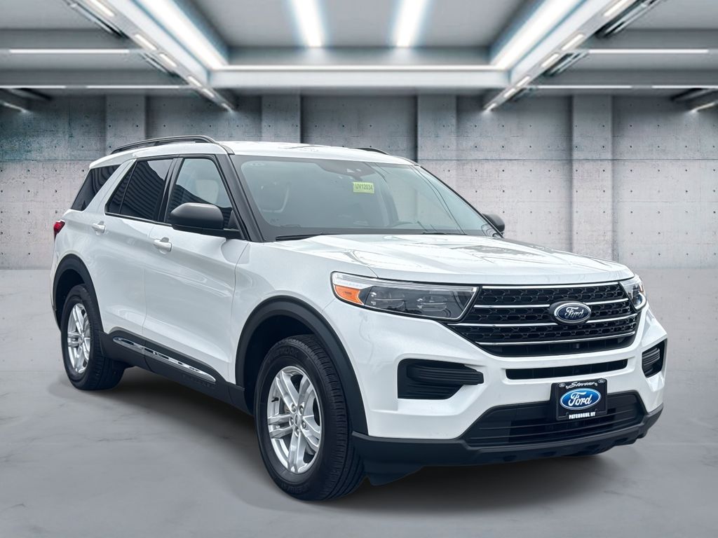 2023 Ford Explorer XLT photo 3