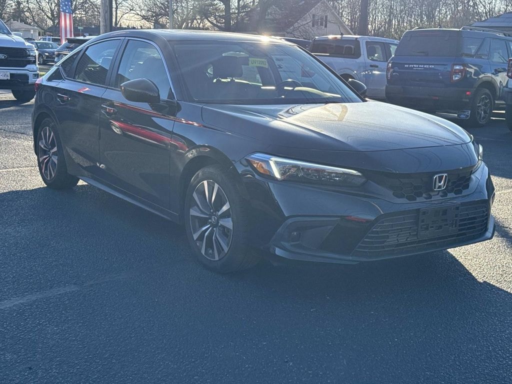 Used 2024 Honda Civic EX-L Hatchback