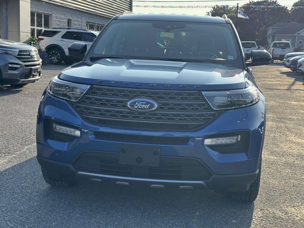 2022 Ford Explorer XLT photo 2