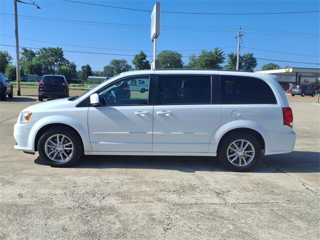 2016 Dodge Grand Caravan SXT photo 2