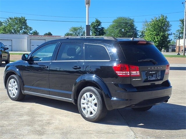 2020 Dodge Journey SE photo 3