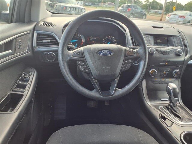 2018 Ford Edge SE photo 4