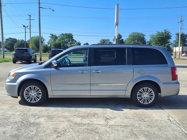 Used 2015 Chrysler Town & Country Touring-L with VIN 2C4RC1CG6FR573061 for sale in Litchfield, IL