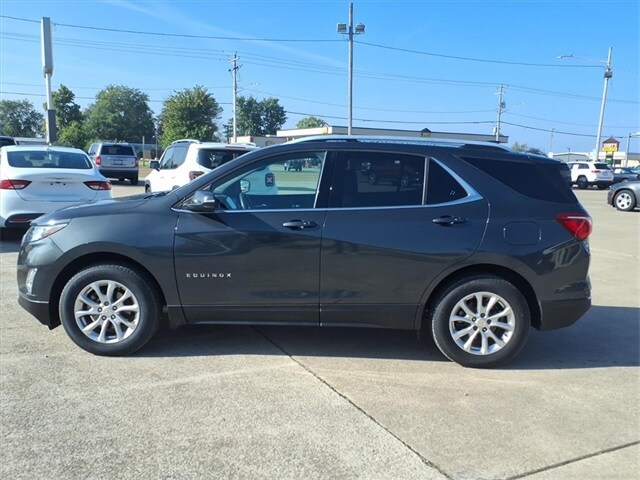 2018 Chevrolet Equinox LT photo 2