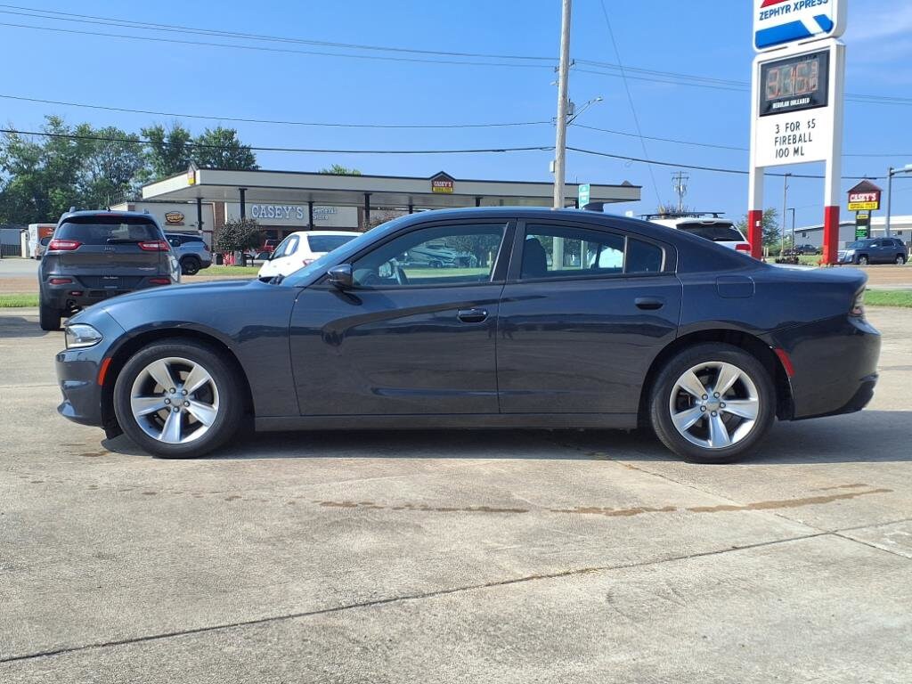 Used 2017 Dodge Charger SXT Sedan