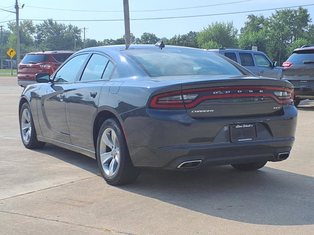 Used 2017 Dodge Charger SXT Sedan