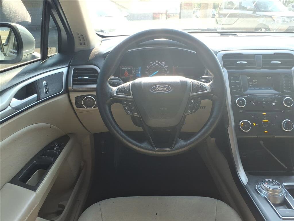 Used 2018 Ford Fusion SE Sedan