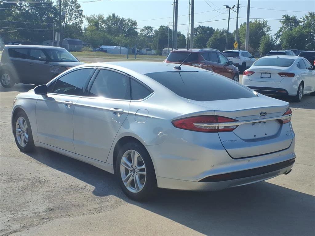 Used 2018 Ford Fusion SE Sedan