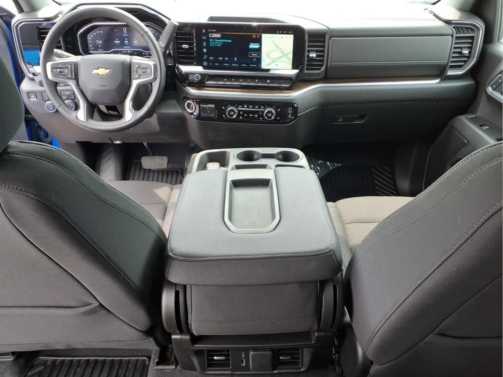 2025 Chevrolet Silverado 1500 LT - Photo 7