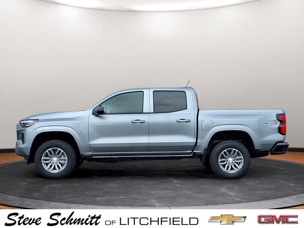 2026 Chevrolet Colorado LT - Photo 2