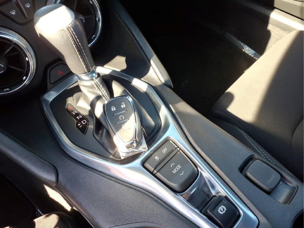 2018 Chevrolet Camaro 1LT - Photo 13