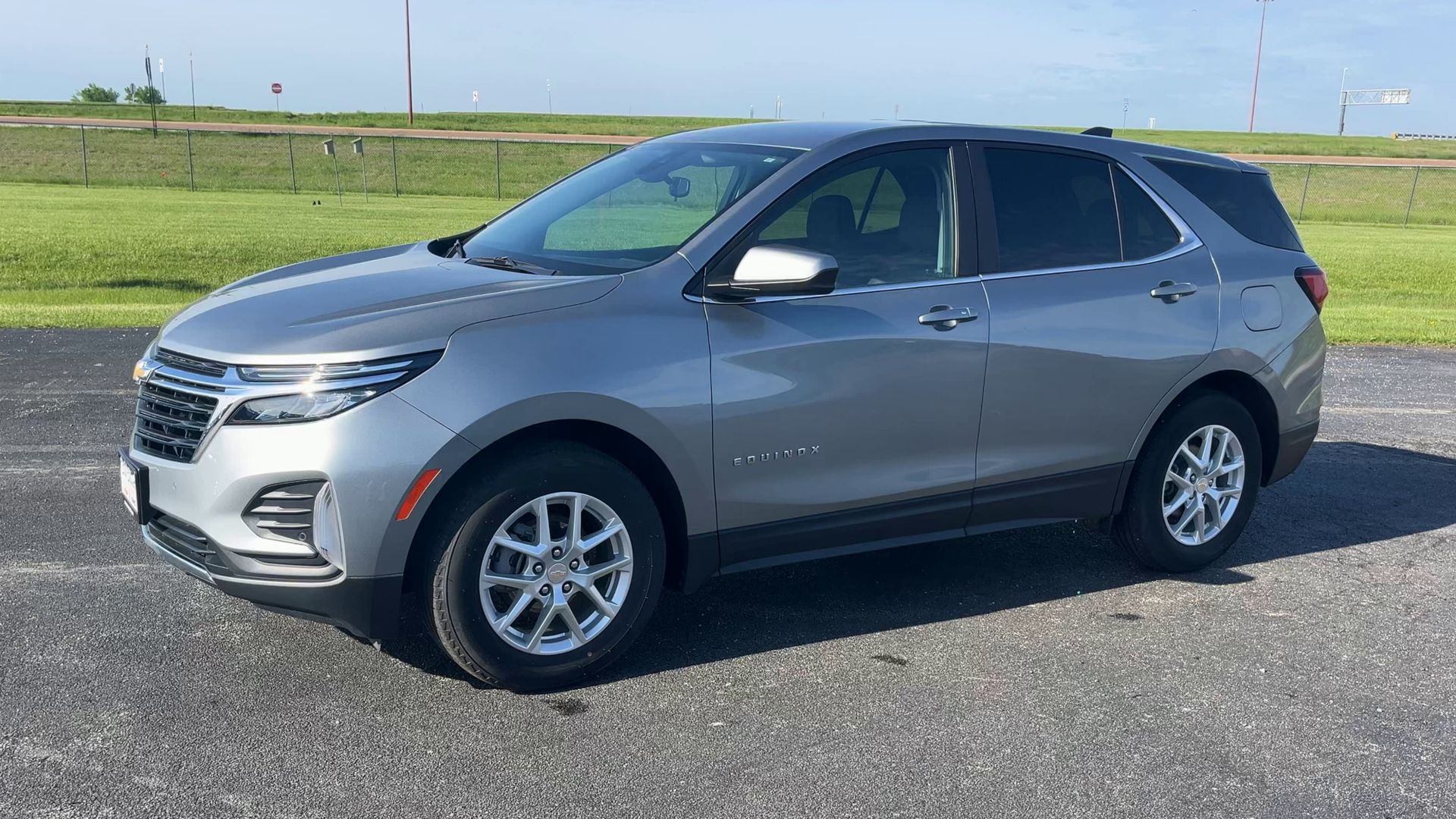 2023 Chevrolet Equinox LT photo 4
