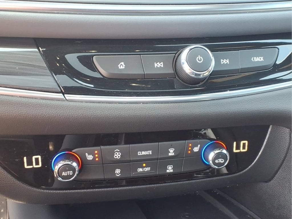 2023 Buick Enclave Essence - Photo 11