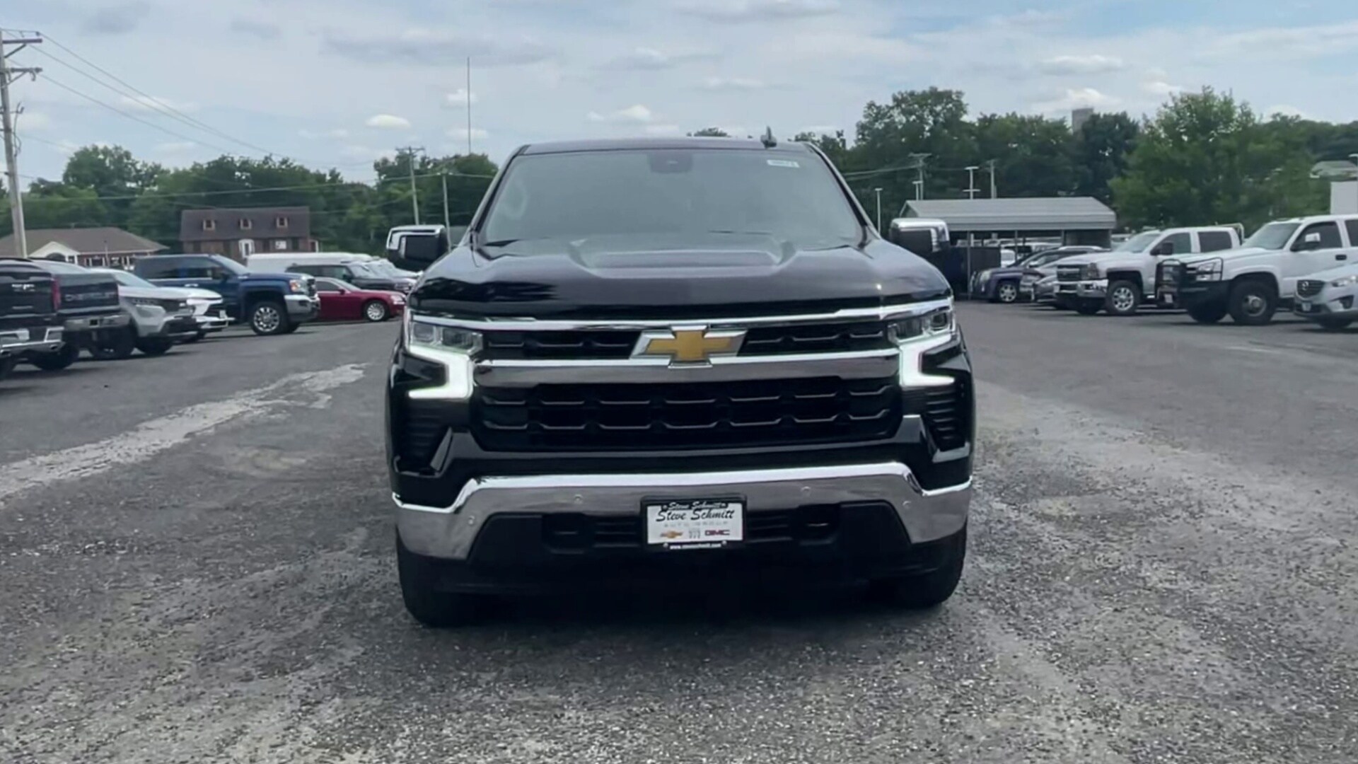 2025 Chevrolet Silverado 1500 LT photo 3