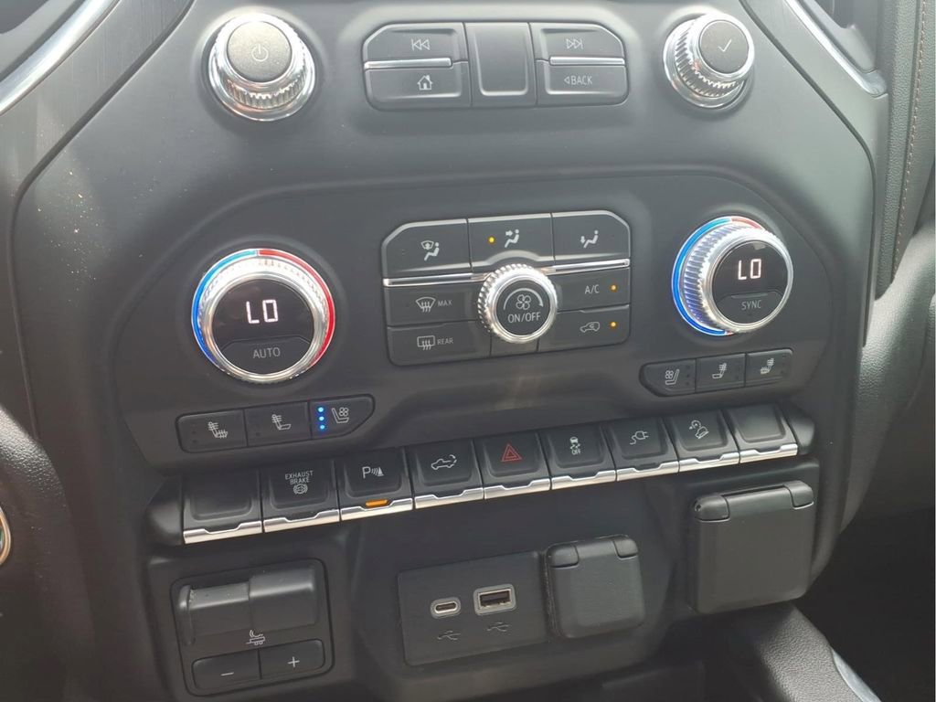 2021 GMC Sierra 2500HD AT4 - Photo 11
