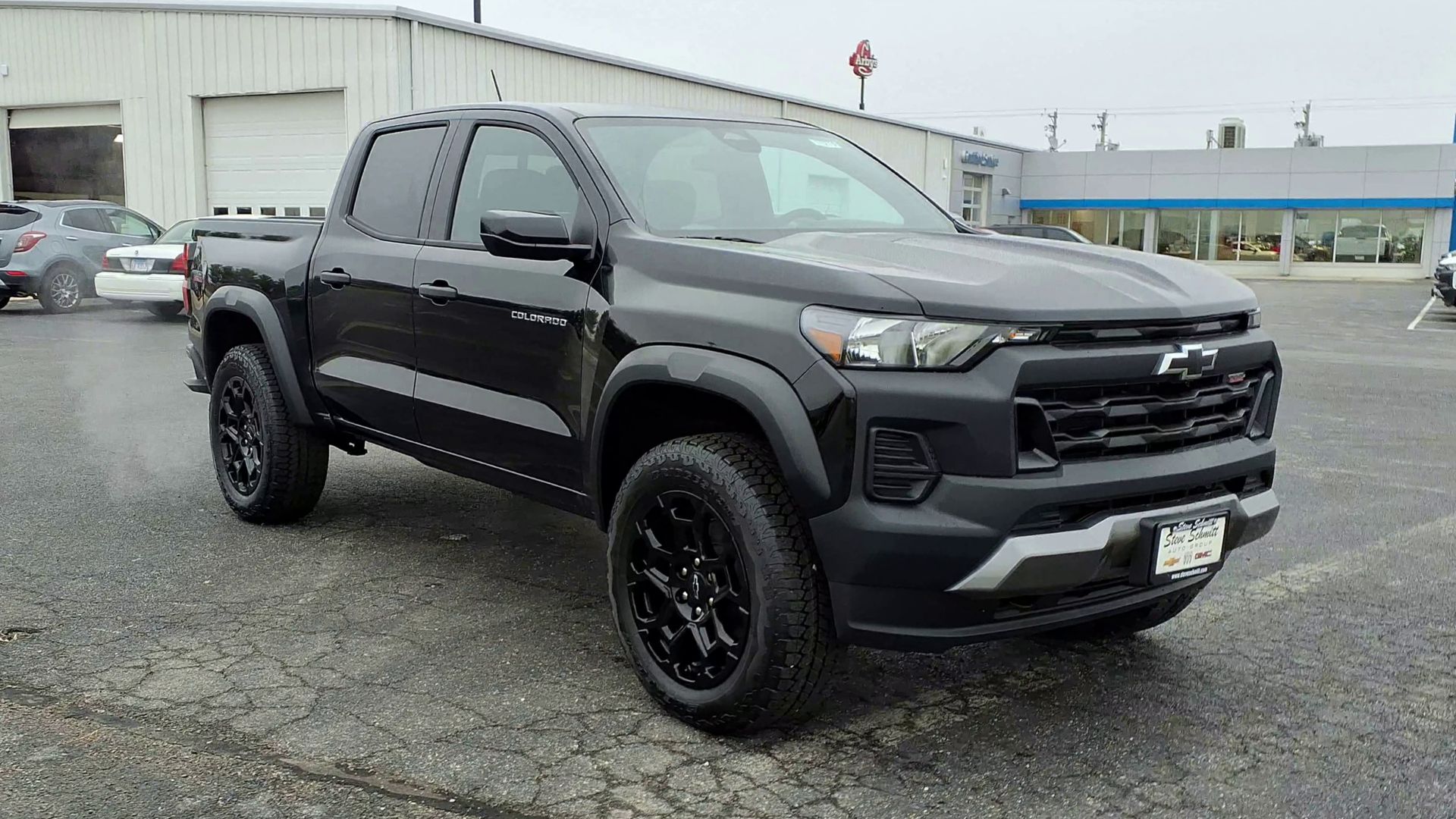 2026 Chevrolet Colorado Trail Boss photo 2