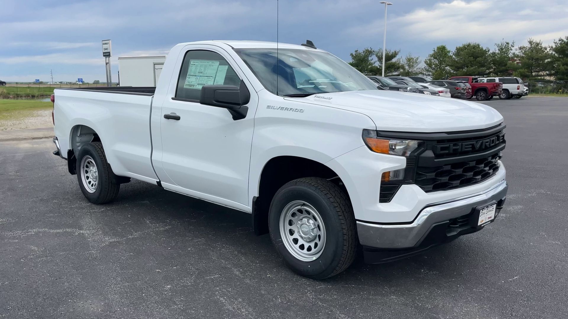 2025 Chevrolet Silverado 1500 photo 2