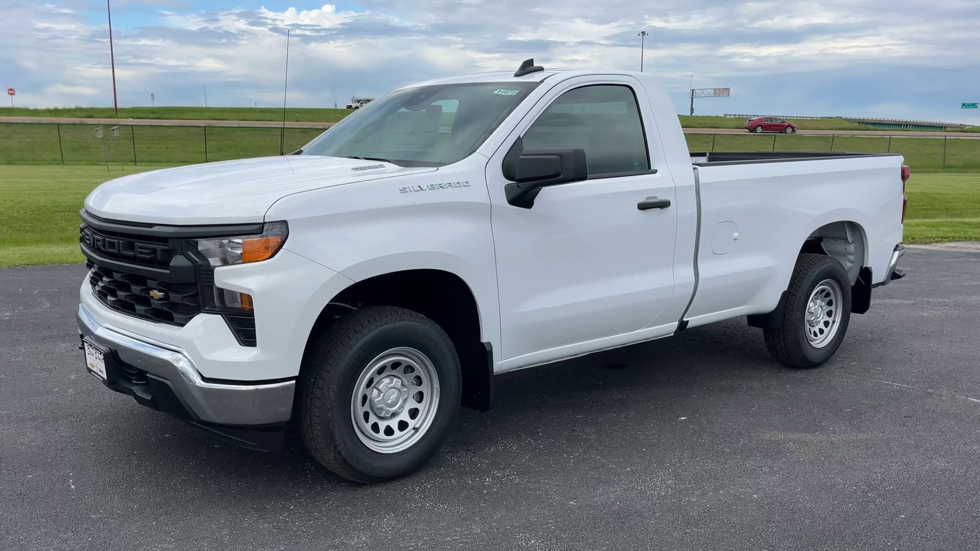 2025 Chevrolet Silverado 1500 photo 4